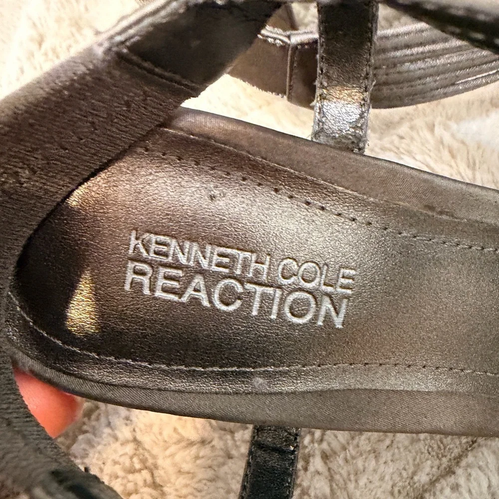Kenneth Cole Reaction Heel Womens 6 M Silver Slingback Know Way Open Toe Sandal